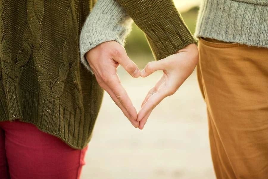 Couple — The past is handled quickly